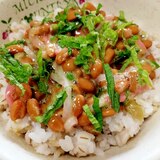 納豆の食べ方-大根の紫芋酢＆紅生姜♪